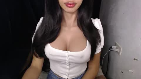 Snapshot of miss_jackelyn chatting on 04-01-26, 12:39 Lyn online show from 04-01-26, 12:39