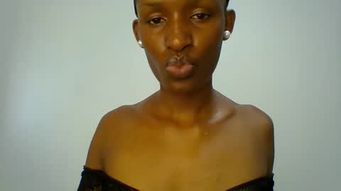 Snapshot of miss_kiki7 chatting on 10-11-25, 11:20 kiki online show from 10-11-25, 11:20