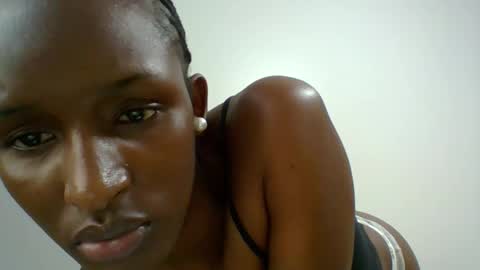 Snapshot of miss_kiki7 chatting on 10-12-25, 11:31 kiki online show from 10-12-25, 11:31