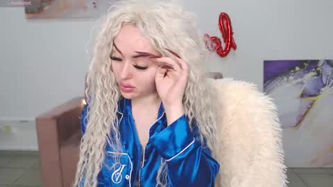 Snapshot of miss_kiten chatting on 02-15-25, 08:11 miss_kiten online show from 02-15-25, 08:11