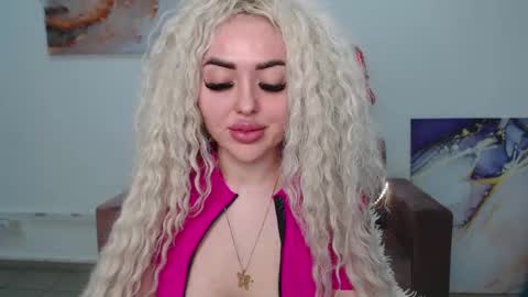 Snapshot of miss_kiten chatting on 03-04-25, 11:54 miss_kiten online show from 03-04-25, 11:54