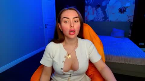 Snapshot of miss_kiten chatting on 07-14-26, 03:00 miss_kiten online show from 07-14-26, 03:00