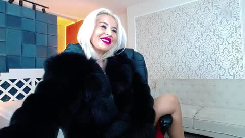 Snapshot of miss_kora chatting on 01-14-25, 11:31 Miss Kora online show from 01-14-25, 11:31