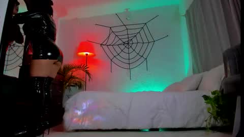 Snapshot of miss_londonn_ chatting on 10-18-25, 02:25 Here is Londonn Thank you for being part of this day I wish you an excellent rest. online show from 10-18-25, 02:25