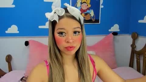 Snapshot of miss_lucyla chatting on 10-17-25, 11:02 miss_lucyla online show from 10-17-25, 11:02