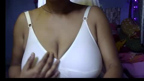 Snapshot of miss_mahi69 chatting on 07-07-26, 04:15 Mahi online show from 07-07-26, 04:15