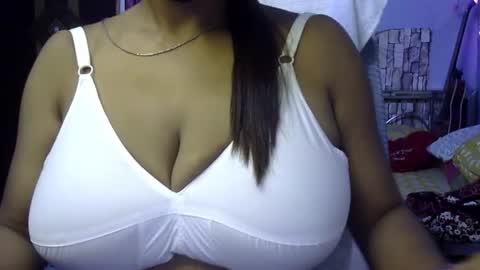 Snapshot of miss_mahi69 chatting on 07-14-26, 01:06 Mahi online show from 07-14-26, 01:06