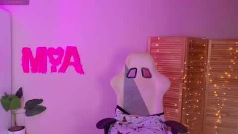 Mamma Mia online show from 09-18-25, 04:36