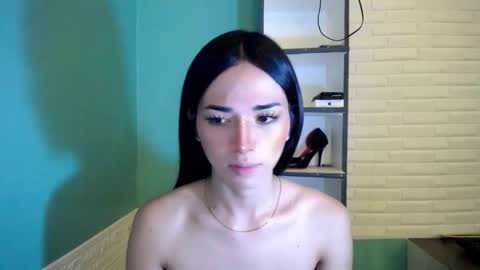 Snapshot of miss_rona_xoxo chatting on 04-20-26, 04:59 Rona online show from 04-20-26, 04:59