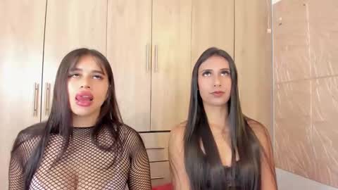 Snapshot of miss_saraxxx chatting on 05-13-26, 03:42 Angel Sophie Tif online show from 05-13-26, 03:42