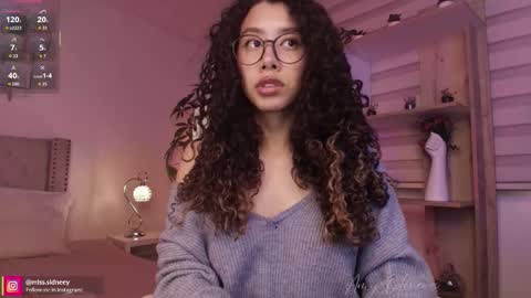 Amy Olivera online show from 10-21-25, 01:23