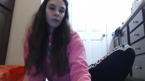 Snapshot of miss_sunshine01 chatting on 12-07-24, 02:09 Bella online show from 12-07-24, 02:09