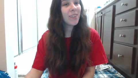 Snapshot of miss_sunshine01 chatting on 01-01-25, 02:41 Bella online show from 01-01-25, 02:41