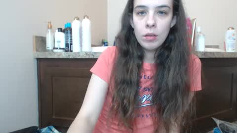 Snapshot of miss_sunshine01 chatting on 01-18-25, 05:10 Bella online show from 01-18-25, 05:10