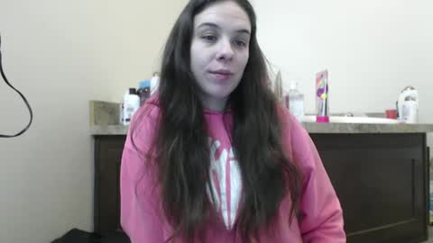 Snapshot of miss_sunshine01 chatting on 01-27-25, 03:07 Bella online show from 01-27-25, 03:07