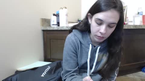 Snapshot of miss_sunshine01 chatting on 02-13-25, 02:56 Bella online show from 02-13-25, 02:56