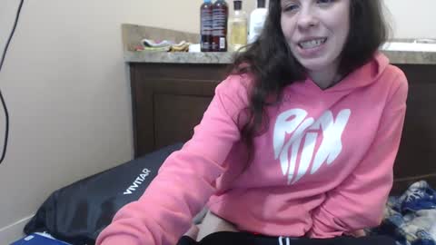 Snapshot of miss_sunshine01 chatting on 03-05-25, 05:29 Bella online show from 03-05-25, 05:29