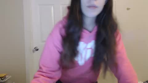 Snapshot of miss_sunshine01 chatting on 03-12-25, 02:56 Bella online show from 03-12-25, 02:56