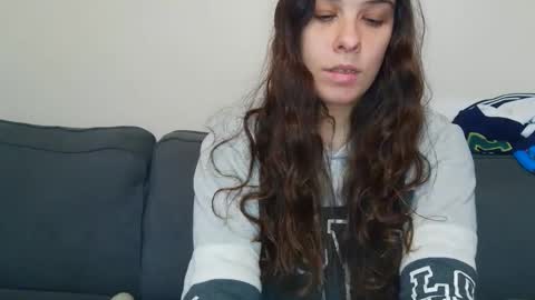 Snapshot of miss_sunshine01 chatting on 09-18-25, 02:19 Bella online show from 09-18-25, 02:19