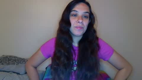 Snapshot of miss_sunshine01 chatting on 09-24-25, 02:31 Bella online show from 09-24-25, 02:31