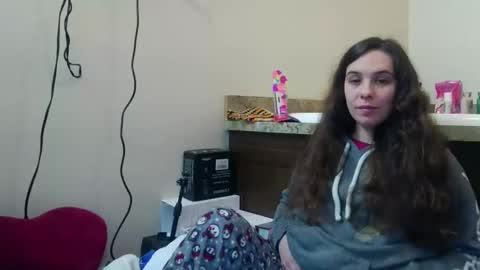 Snapshot of miss_sunshine01 chatting on 10-15-25, 12:44 Bella online show from 10-15-25, 12:44