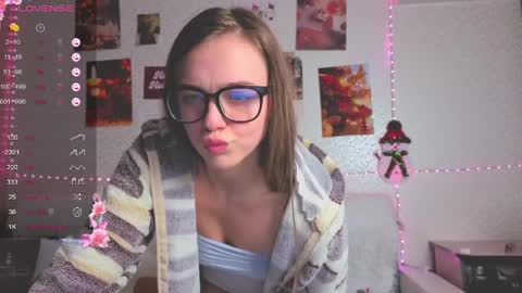 Snapshot of miss_sweetbb chatting on 04-02-26, 05:10 Bella online show from 04-02-26, 05:10