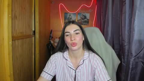 Snapshot of miss_tasy chatting on 02-19-25, 06:32 Melanie January 15th is my birthday there will be an interesting show online show from 02-19-25, 06:32