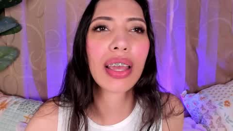 Snapshot of miss_veronica2 chatting on 06-05-26, 01:17 Miss Veronica online show from 06-05-26, 01:17