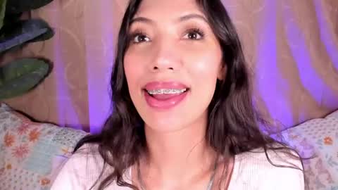 Snapshot of miss_veronica2 chatting on 06-13-26, 01:53 Miss Veronica online show from 06-13-26, 01:53