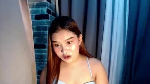 Snapshot of miss_yannax chatting on 05-19-26, 07:15 yanna online show from 05-19-26, 07:15