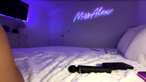 Snapshot of missalexxo chatting on 01-17-26, 10:46 Miss Alex online show from 01-17-26, 10:46