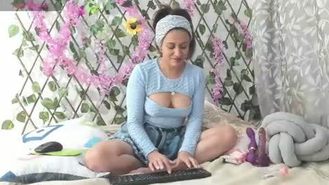 Snapshot of missangel_8 chatting on 08-07-26, 05:42 Missangel 8 online show from 08-07-26, 05:42