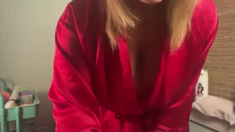 Snapshot of missbehavinxoxo chatting on 09-27-25, 12:54 MissBehavinxoxo online show from 09-27-25, 12:54