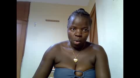 Snapshot of misscandy352_ chatting on 05-18-26, 06:08 misscandy352_ online show from 05-18-26, 06:08