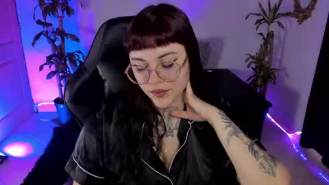 Missy Charlottte.  Hey remember to give me a thumbs up ty online show from 03-05-25, 04:34