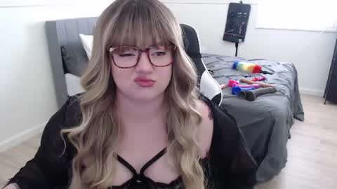 missdanibluee online show from 07-08-26, 10:58