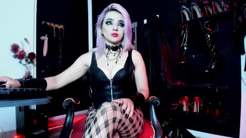 Snapshot of missdarklady chatting on 02-27-25, 11:15 Missdarklady online show from 02-27-25, 11:15