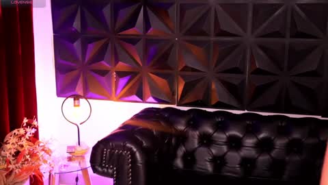 Snapshot of misselektra__ chatting on 12-17-24, 04:45 ELEKTRA online show from 12-17-24, 04:45