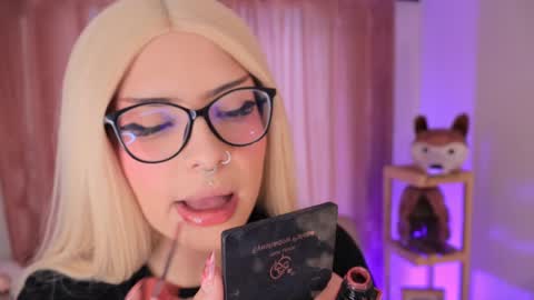 Snapshot of misselektra__ chatting on 10-04-25, 01:20 ELEKTRA online show from 10-04-25, 01:20