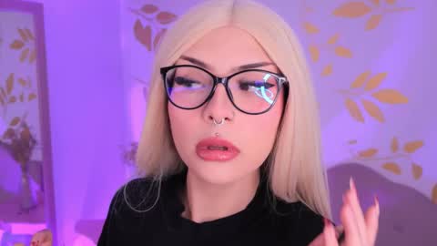 Snapshot of misselektra__ chatting on 10-08-25, 04:43 ELEKTRA online show from 10-08-25, 04:43