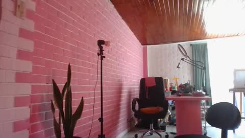 melodie  online show from 12-16-25, 06:13