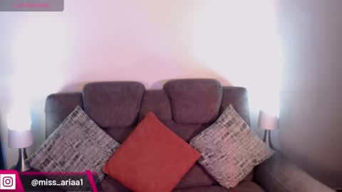 Snapshot of missemilie1 chatting on 06-11-26, 03:32 Emilie Diaz online show from 06-11-26, 03:32
