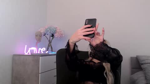 EMMA online show from 01-21-25, 01:11