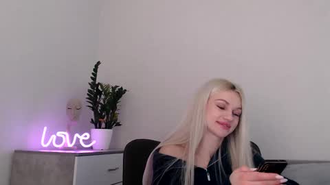 EMMA online show from 02-21-25, 09:22