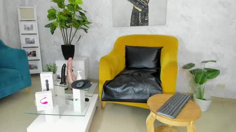Snapshot of missescarleth chatting on 12-21-24, 05:58 Escarlet online show from 12-21-24, 05:58