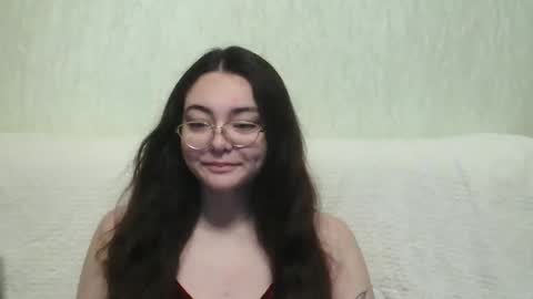 Snapshot of missis_mona chatting on 12-17-24, 06:13 missis mona online show from 12-17-24, 06:13