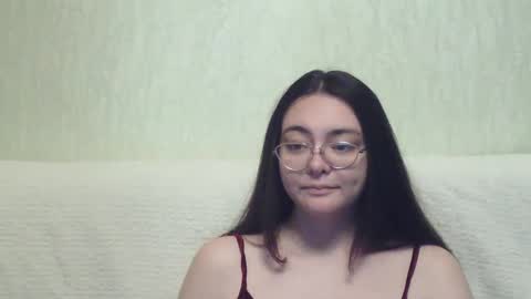 Snapshot of missis_mona chatting on 01-08-25, 03:40 missis mona online show from 01-08-25, 03:40