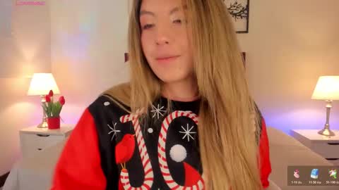 Snapshot of missisabella1 chatting on 12-03-25, 01:31 Bella Castillo online show from 12-03-25, 01:31