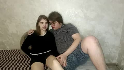 Ashley and Alex online show from 04-09-26, 12:43