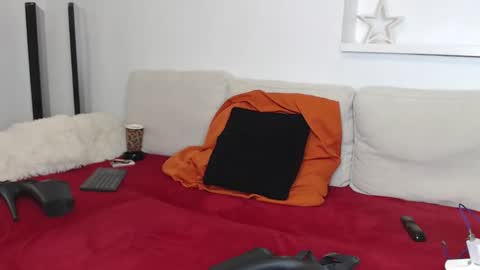 missjenifer online show from 10-03-25, 07:11